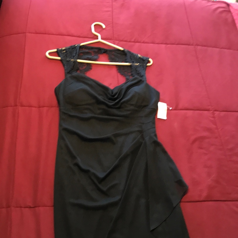 Black sleeveless dress